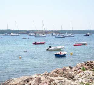 Der Hafen von Fornells