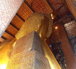 Kopf vom goldenen liegenden Budda im Wat Pho