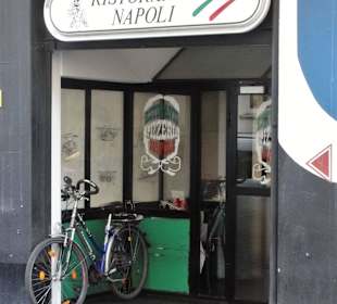 Hintereingang zum Restaurant Napoli