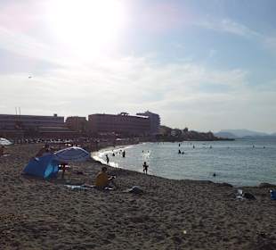 Der Strand von der anderen Seite fotografiert