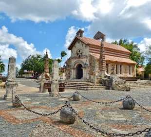 Altos de Chavon (Land & Leute)
