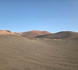 Fahrt durch die Landschaft der "Feuerberge"