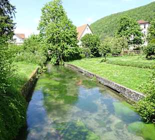 Am Schloss Urach