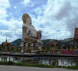 Wat Plai Laem