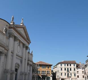 Bei der Piazza Libertà, dem Platz der Freiheit