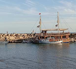 Strand Side Story Resort & Spa