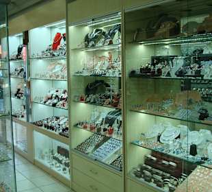 Die Auslagen wie immer übersichtlich und sauber   