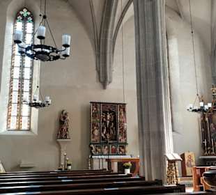 Altarraum mit Flügelaltar