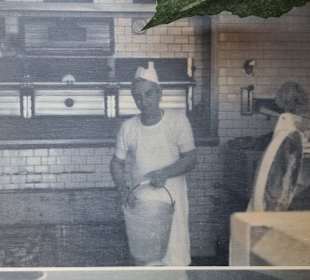 Alte Bilder ausgehängt