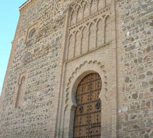 Exterior de Iglesia de Santiago del Arrabal