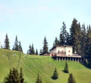 Crep de Mont Hütte im Sommer
