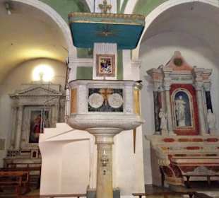 Die Kanzel in der Kathedrale San Pietro