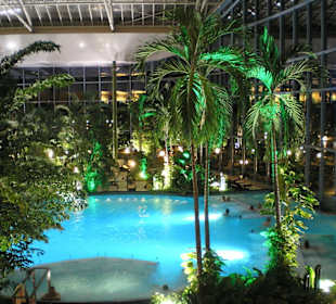 Pool im Saunabereich