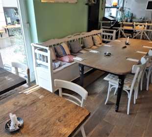 Die Gasträume im Restaurant Dinette