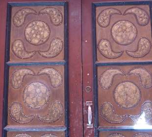 Hübsche Haustür in Marrakesch