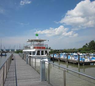 Mole West Ausflugsboot