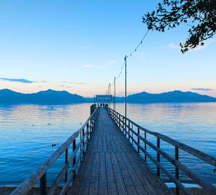 Die Anlegestelle der Fähre am Abend