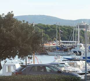Blick zum Stadthafen von Krk-Stadt