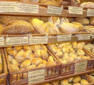 Auslagen der Bäckerei Grandi