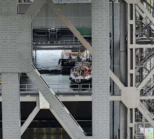 Schiff wird gehoben.