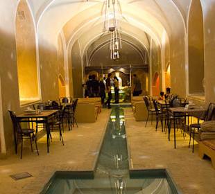 Restauracja w Bagh-E Dolat Abad