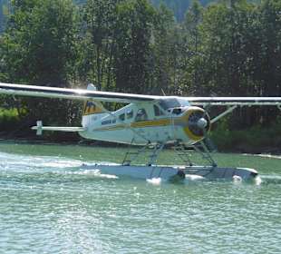 Wasserflugzeug bei der Landung