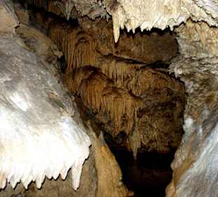 Goldener See- Belaer Tropfsteinhöhle