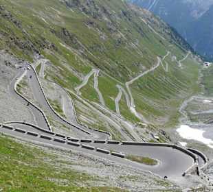 Wohl bekanntester Blick der Stilfserjochkehren