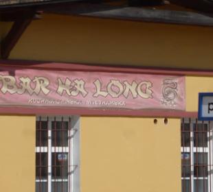 Der Imbiss BAR HA LONG am Bahnhof von Gniezno