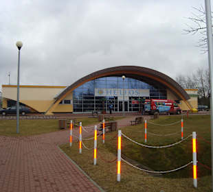 Schwimmhalle in der City