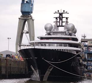 Hier wird eine Jacht gebaut, Besitzer geheim