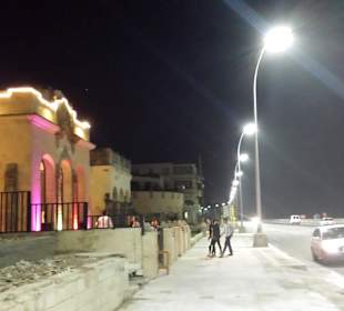 Rechts der Malecon...