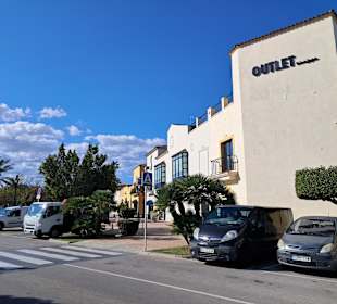 Festival Park Outlet Center