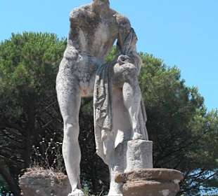 Una statua