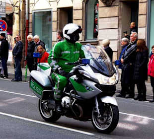 Polizei direkt am Anfang