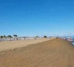 Die Strand-Breite enorm 