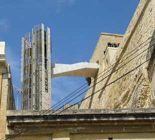 Blick auf den Fahrstuhl Oberstadt Waterfront