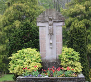 Gedenkstein auf dem Friedhof