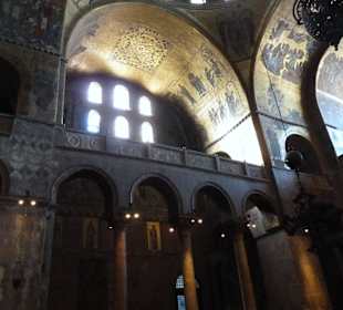 Innenansicht von der Basilica San Marco
