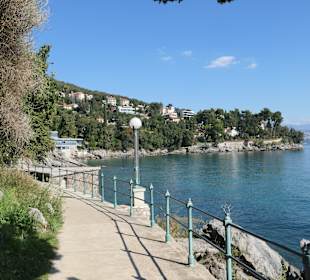Promenaden-Bummel auf der Lungomare bei Opatija