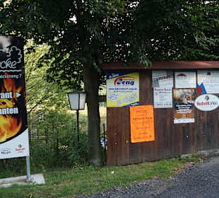 Pinnwand oberhalb vom Grillrestaurant Kneshecke