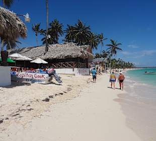 Ca. 6 km den Stand entlang, ein Dorf