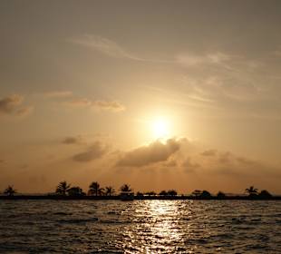 Sonnenuntergang am Bootssteg