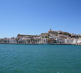 Mit dem Boot von Eularia nach Ibiza Stadt