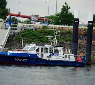 Polizei am Hafen