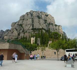 Montserrat  ist ein Sandsteingebirge