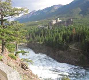 Bow River und Fairmont Banff Springs