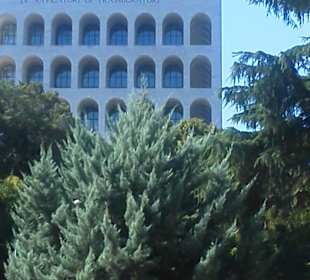 Blick vom Parco del Ninfeo auf P.d. Civilta Italia