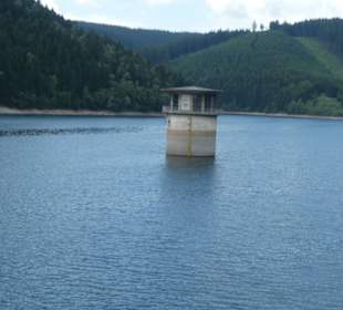 Ohratalsperre mit schönem Stausee