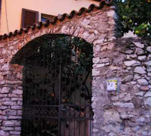 Schöne Garteneingänge